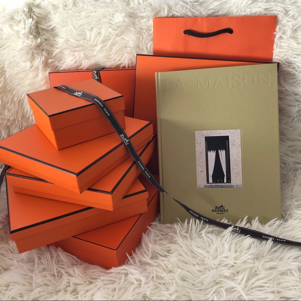 Hermès Table Book Only (Free Paper Bag only, ribbon not included) - Picture 4 of 8